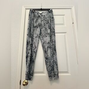 Chico’s Zenergy Gray Snakeskin Print Jogger Lounge Pants, 12/14